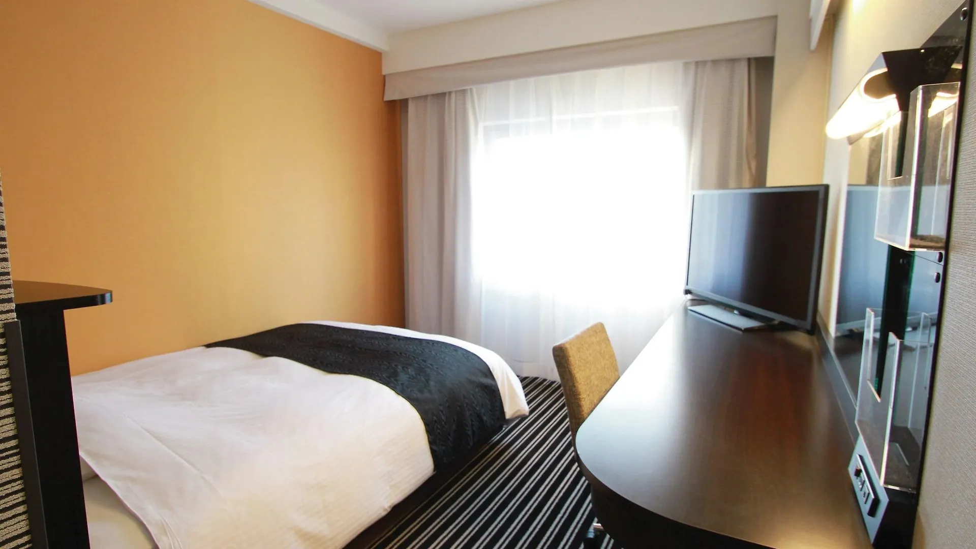 Apa Hotel Fukuoka Watanabedori Ekimae Excellent 3*, Fukuoka (Fukuoka) Japan